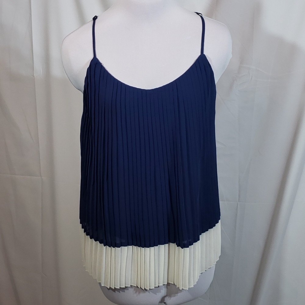 NWOT leshop Knife Pleat Spaghetti Strap Top Large